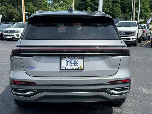 Used 2024 Lincoln Nautilus Reserve AWD/4WD image 4