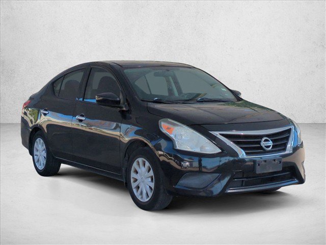 Used 2015 Nissan Versa SV FWD image 3