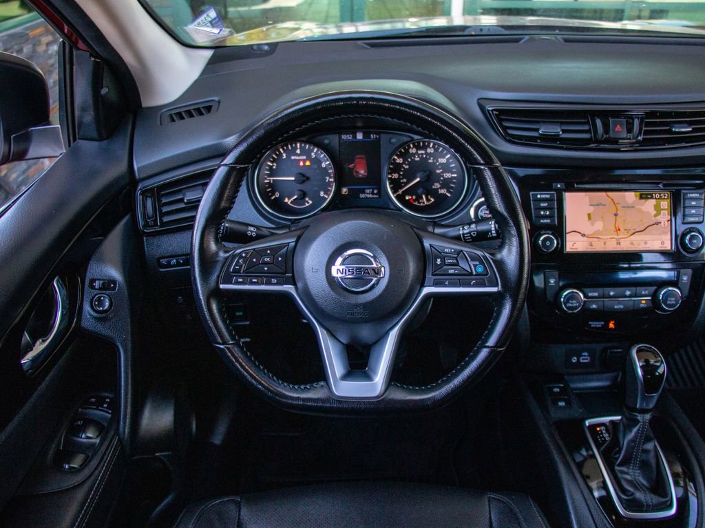 Used 2022 Nissan Rogue Sport SL image 12