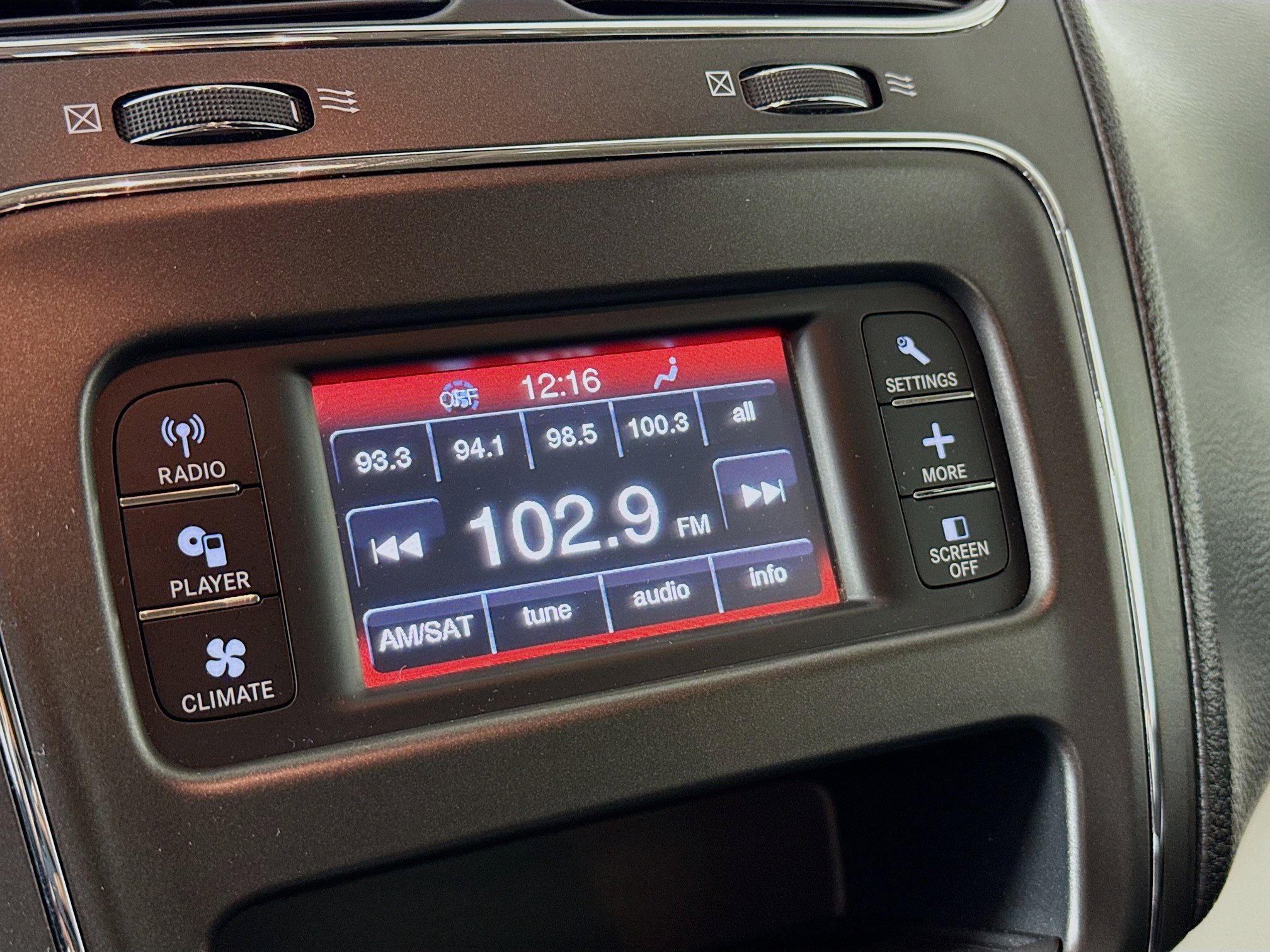 Used 2020 Dodge Journey SE w/ SE Popular Equipment Group image 16