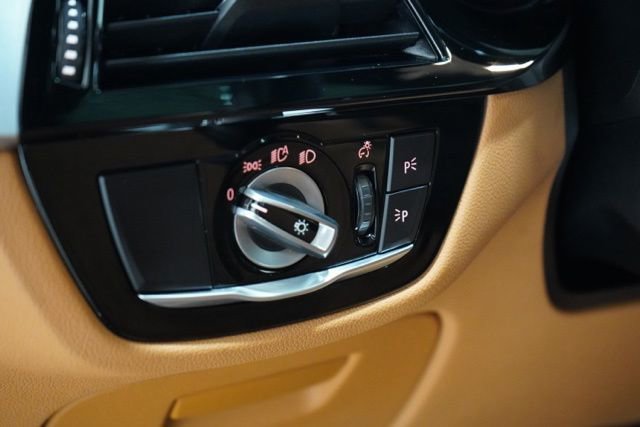 Used 2023 BMW 540i xDrive w/ M Sport Package image 20