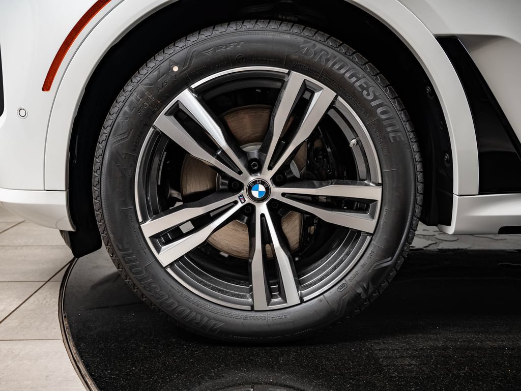 New 2027 BMW X7 xDrive40i w/ Executive Package AWD/4WD image 13