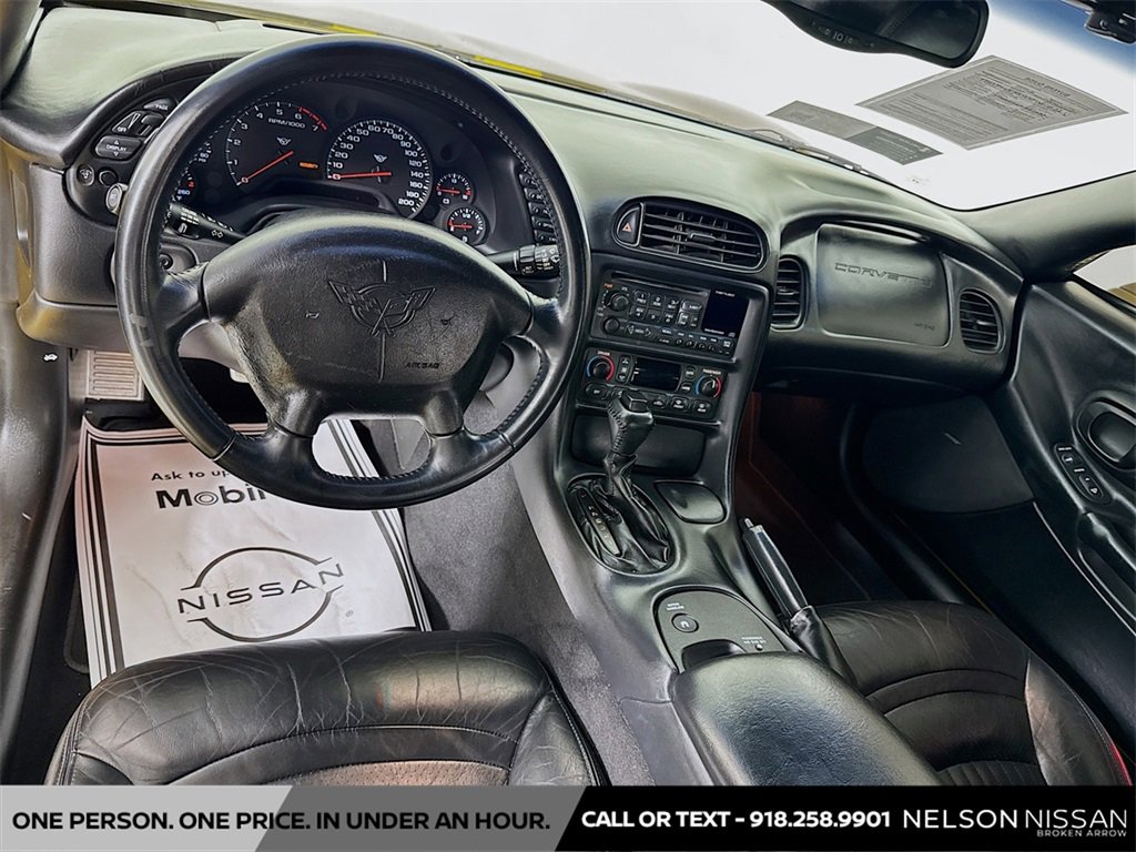 Used 2004 Chevrolet Corvette Coupe w/ Roof Package image 20