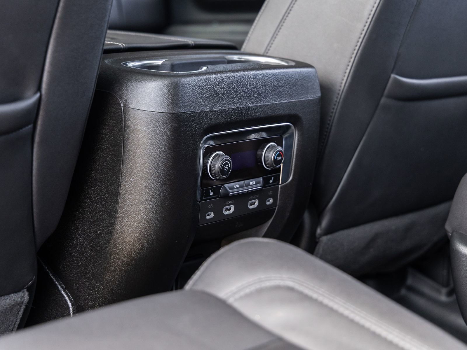 Used 2023 Chevrolet Tahoe Z71 w/ Luxury Package image 34