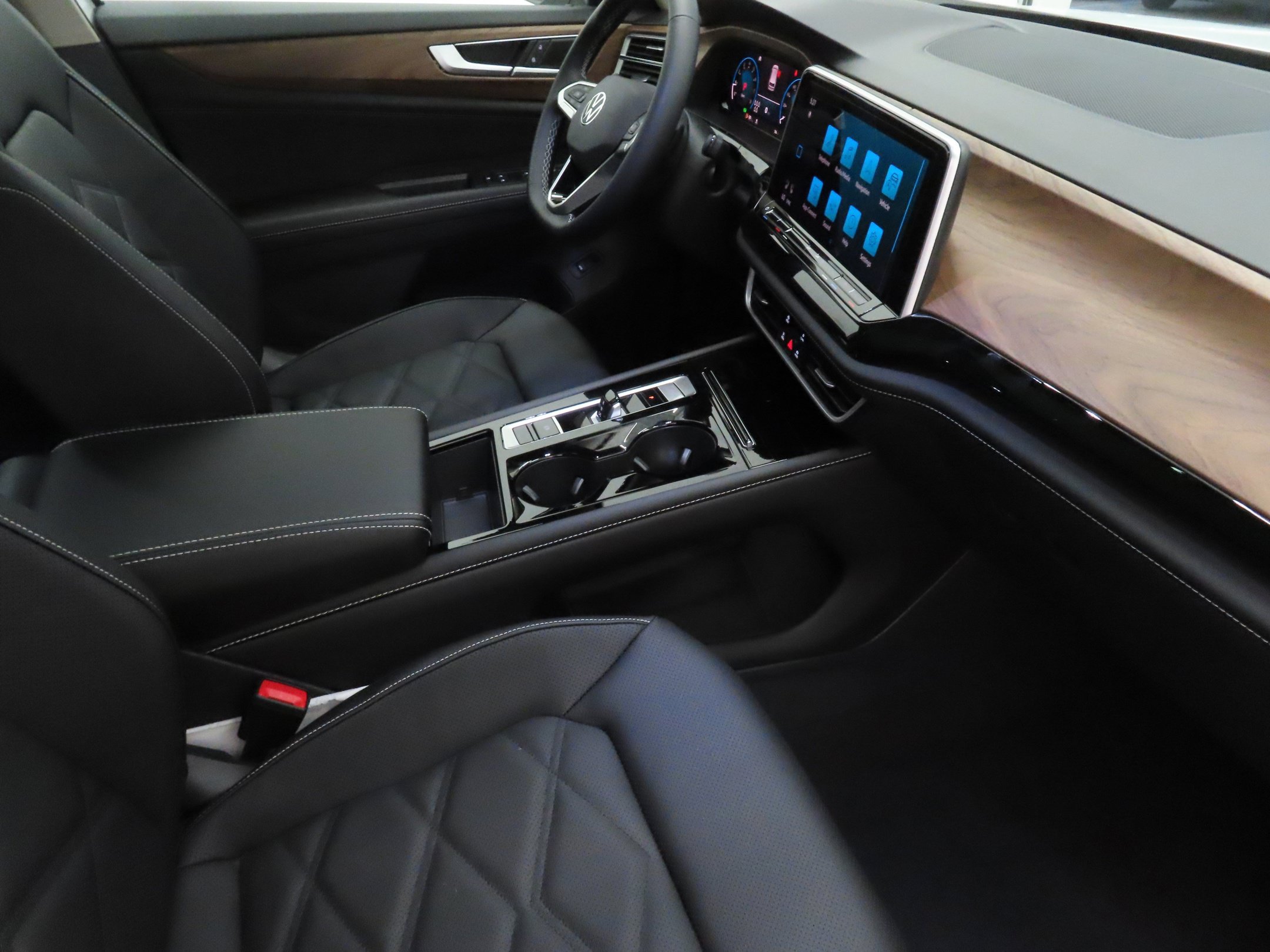 Certified 2026 Volkswagen Atlas SE FWD image 26
