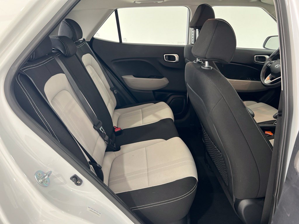 Used 2025 Hyundai Venue SEL FWD image 25