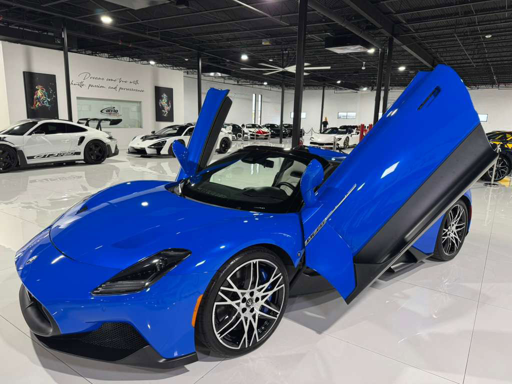 Used 2023 Maserati MC20 Spyder image 11