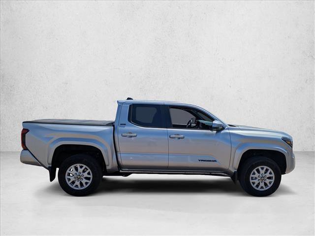 Used 2025 Toyota Tacoma SR5 AWD/4WD image 4