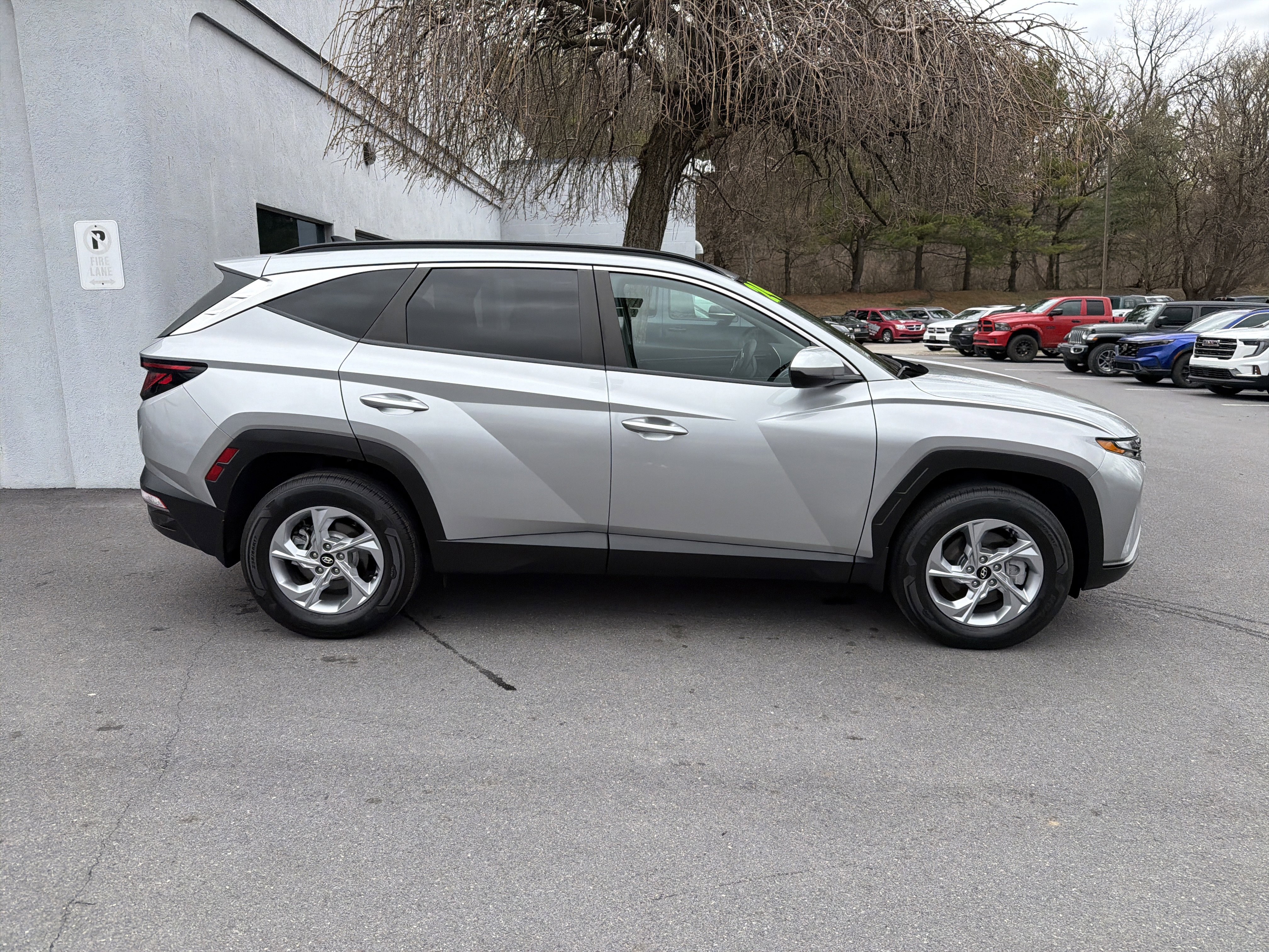 Used 2024 Hyundai Tucson SEL AWD/4WD image 2
