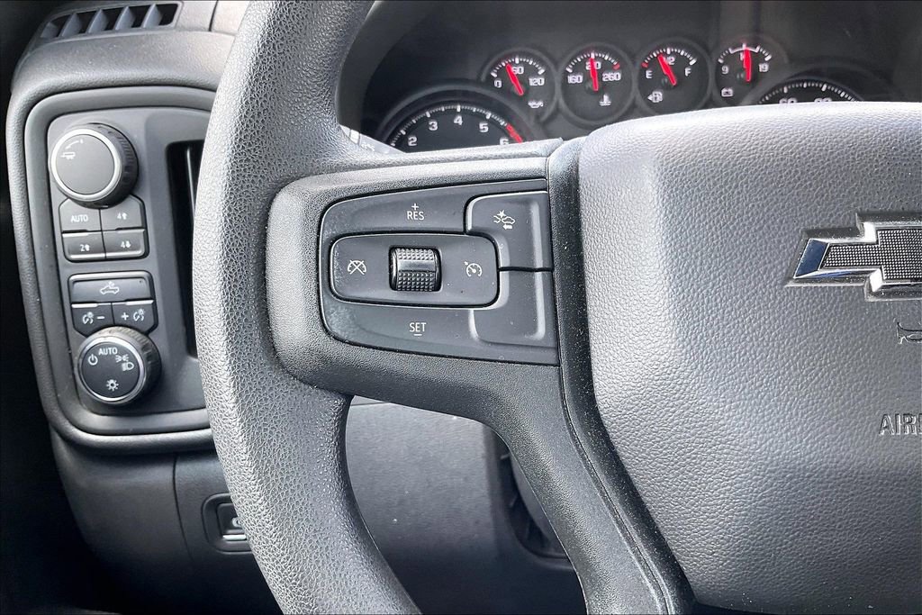 Used 2025 Chevrolet Silverado 1500 Custom Trail Boss w/ LPO, Dark Essentials Package AWD/4WD image 18