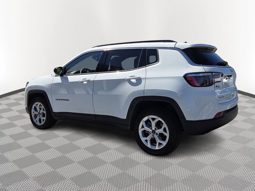 Used 2022 Jeep Compass Limited image 4