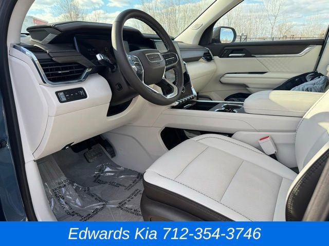 Used 2025 GMC Acadia Denali w/ LPO, Floor Liner Package image 18