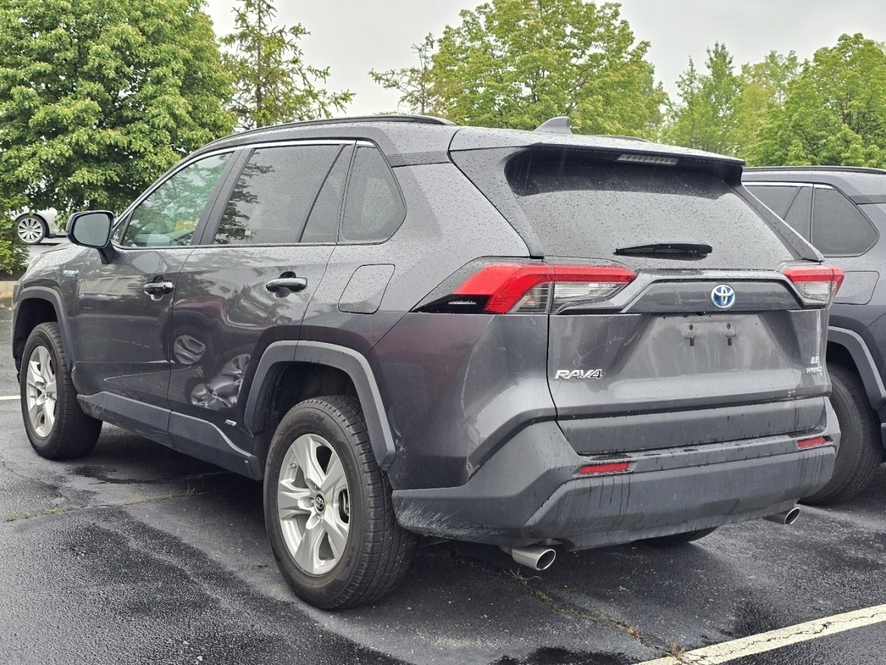 Used 2021 Toyota RAV4 LE AWD/4WD image 5