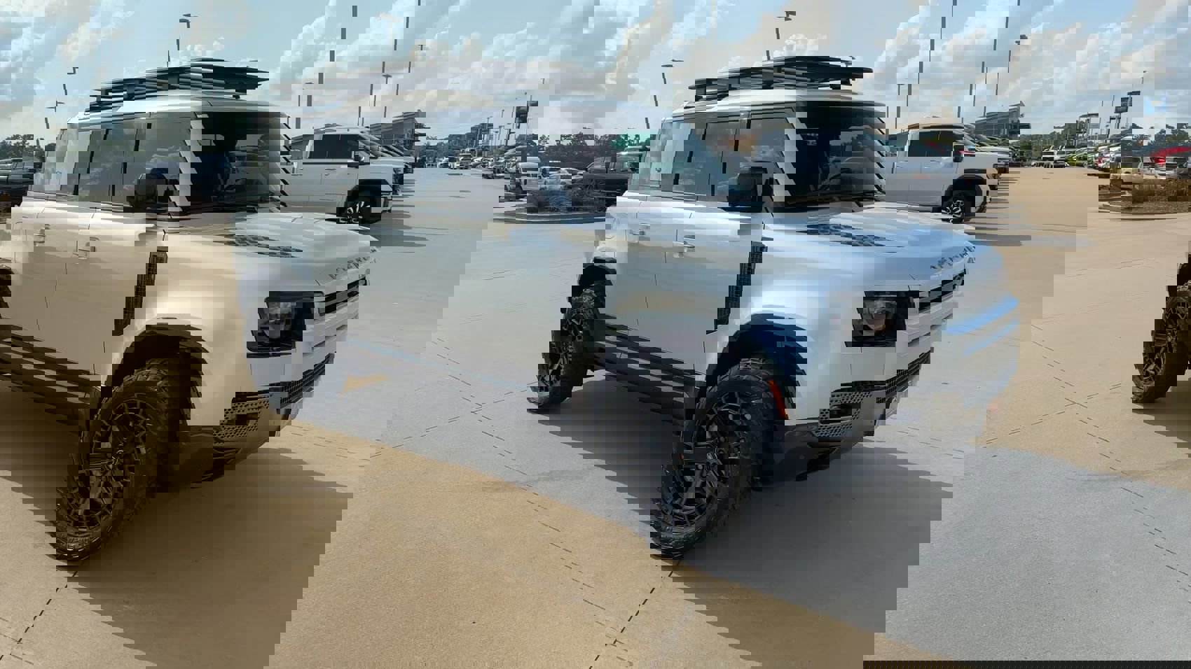 Used 2021 Land Rover Defender 110 X-Dynamic HSE image 3