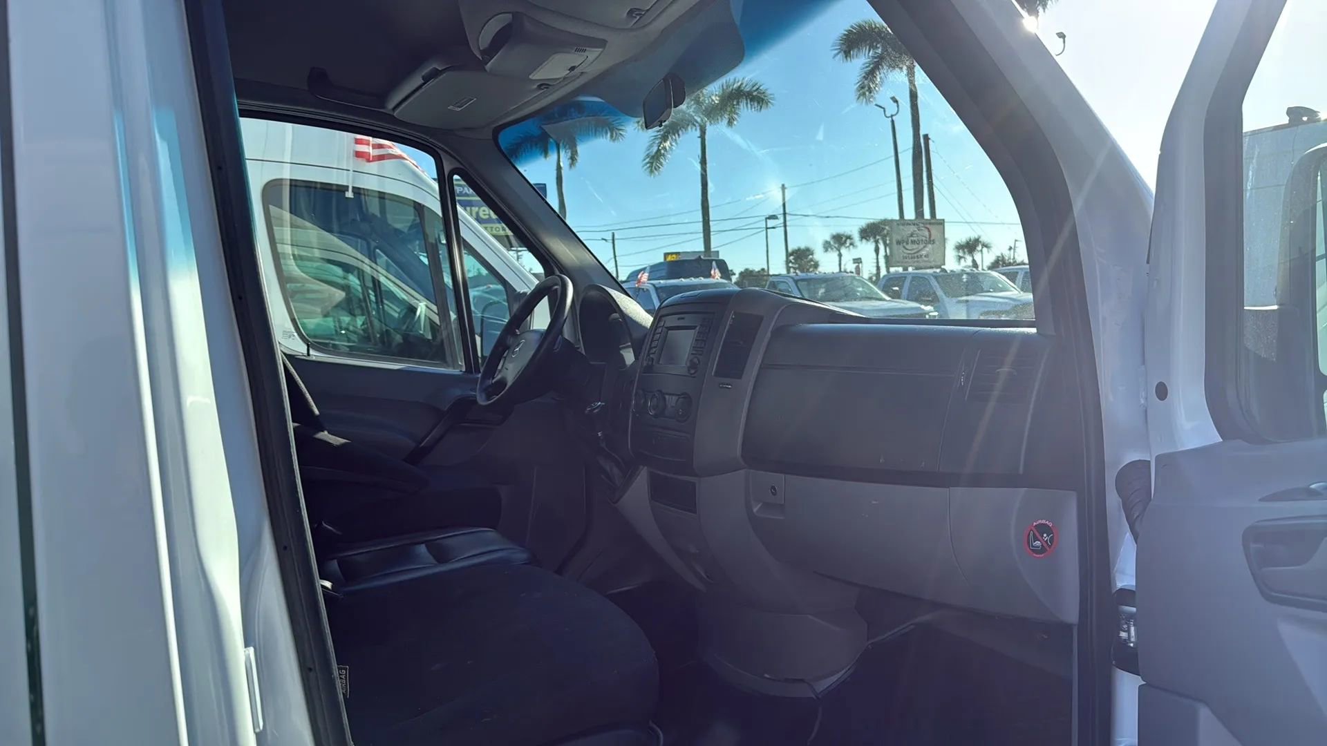 Used 2017 Mercedes-Benz Sprinter 2500 image 17