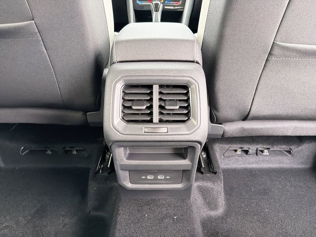 New 2026 Volkswagen Taos SE FWD image 20