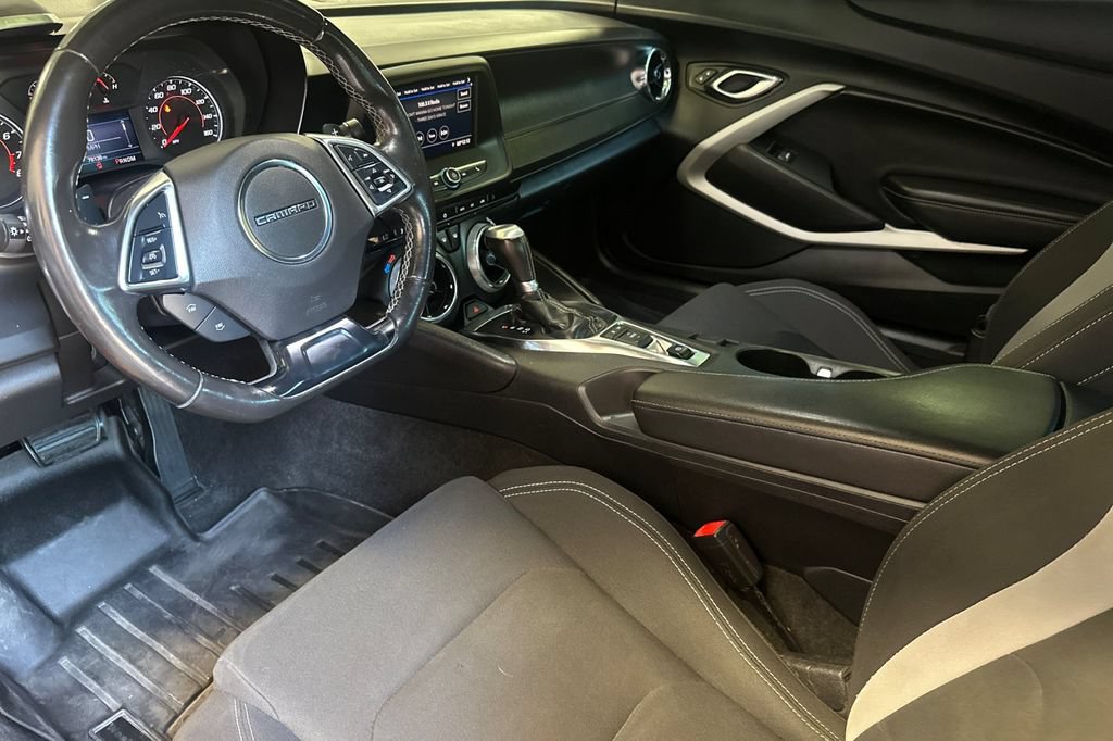 Used 2020 Chevrolet Camaro LT RWD image 10