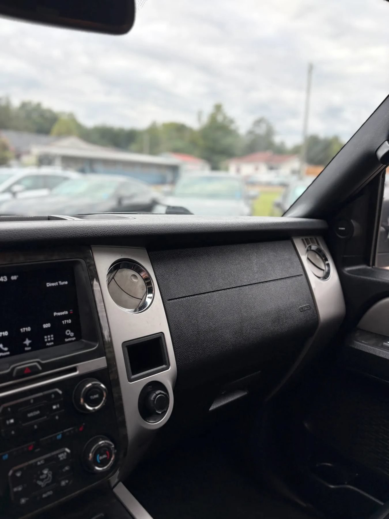 Used 2016 Ford Expedition Limited w/ Equipment Group 301A AWD/4WD image 20