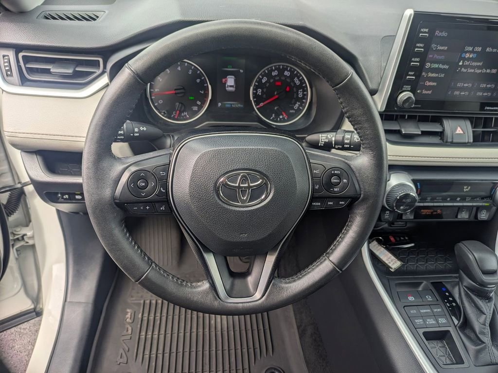 Used 2021 Toyota RAV4 XLE w/ Convenience Package image 19