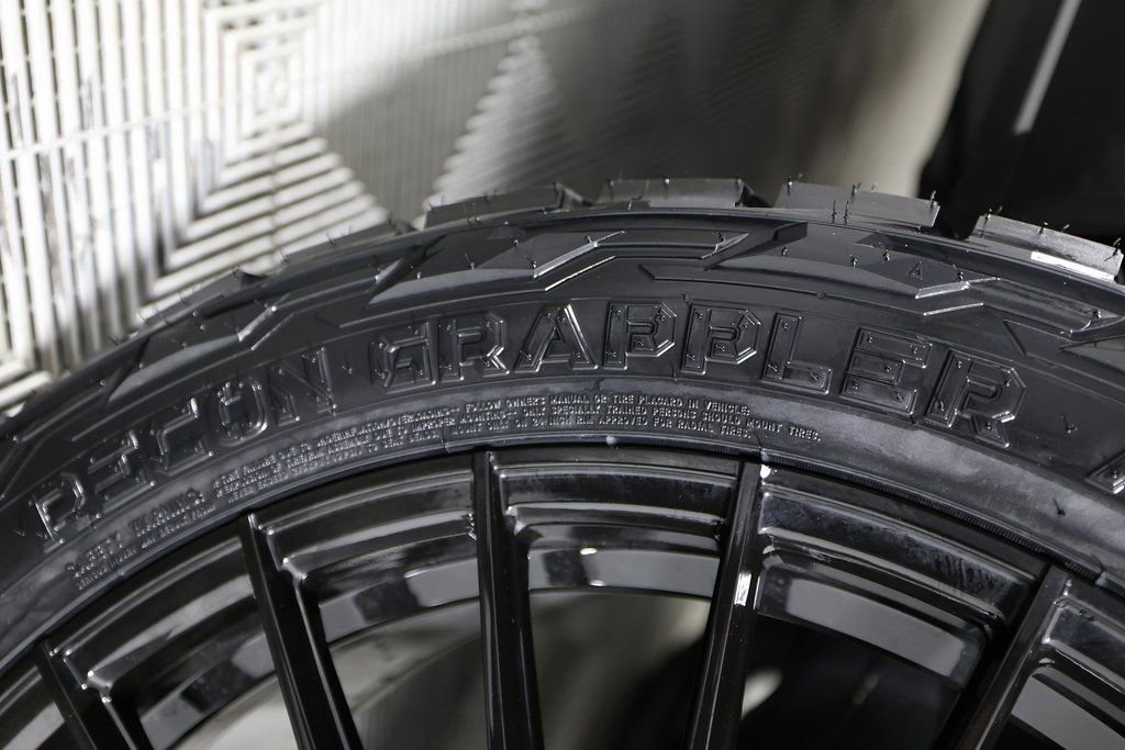 Used 2026 Cadillac Escalade ESV V image 56