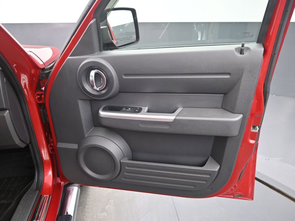 Used 2009 Dodge Nitro R/T image 20