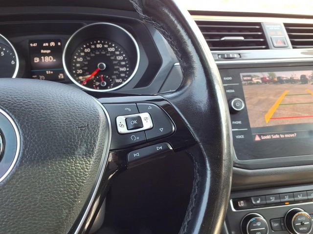 Used 2018 Volkswagen Tiguan SEL w/ 3rd Row Seat Package AWD/4WD image 23