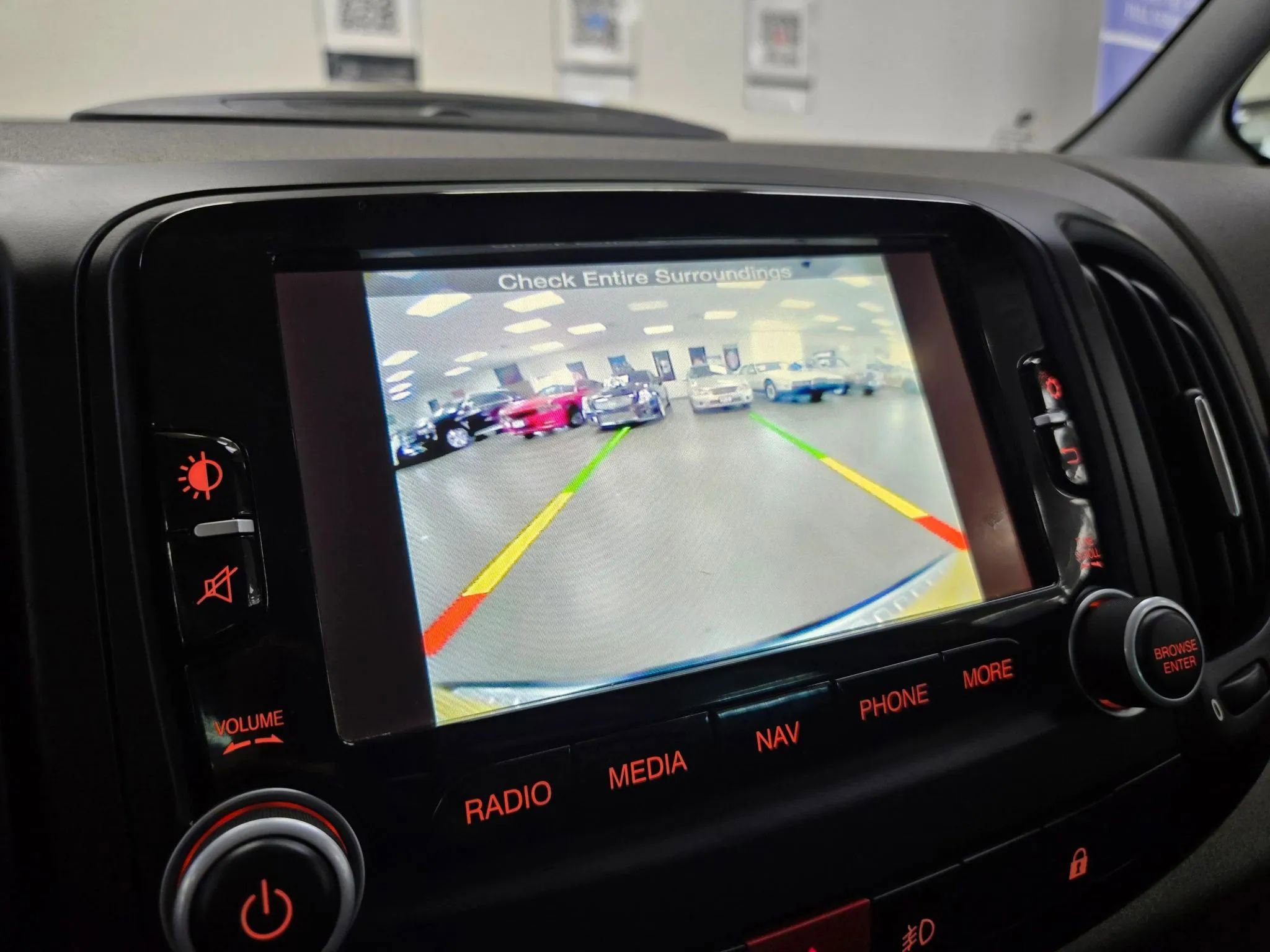 Used 2014 FIAT 500L Trekking w/ Popular Equipment Group image 31