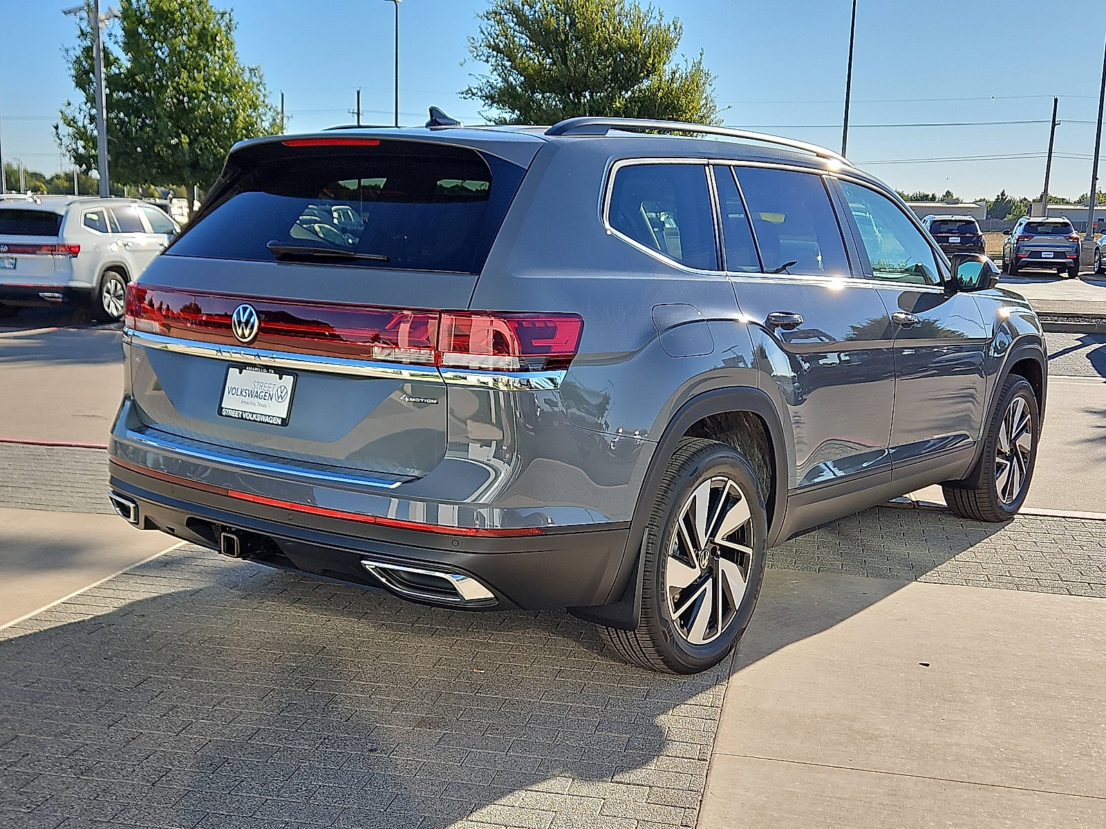 New 2026 Volkswagen Atlas SE image 4
