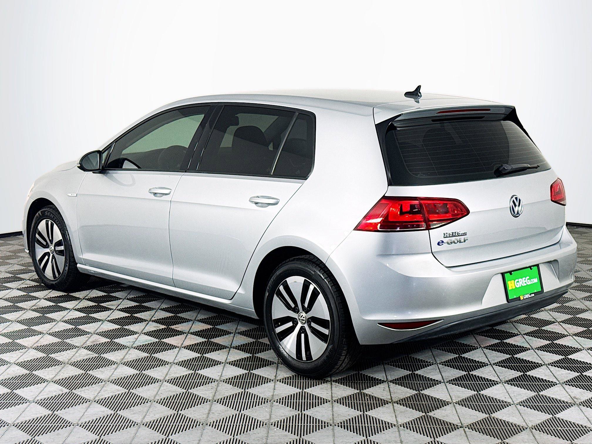 Used 2016 Volkswagen e-Golf SE w/ DC Fast Charging Package image 6