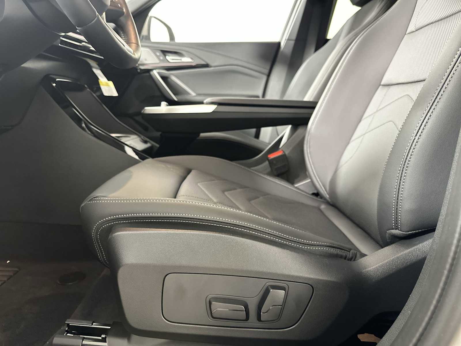 New 2026 BMW X2 xDrive28i w/ Convenience Package image 12