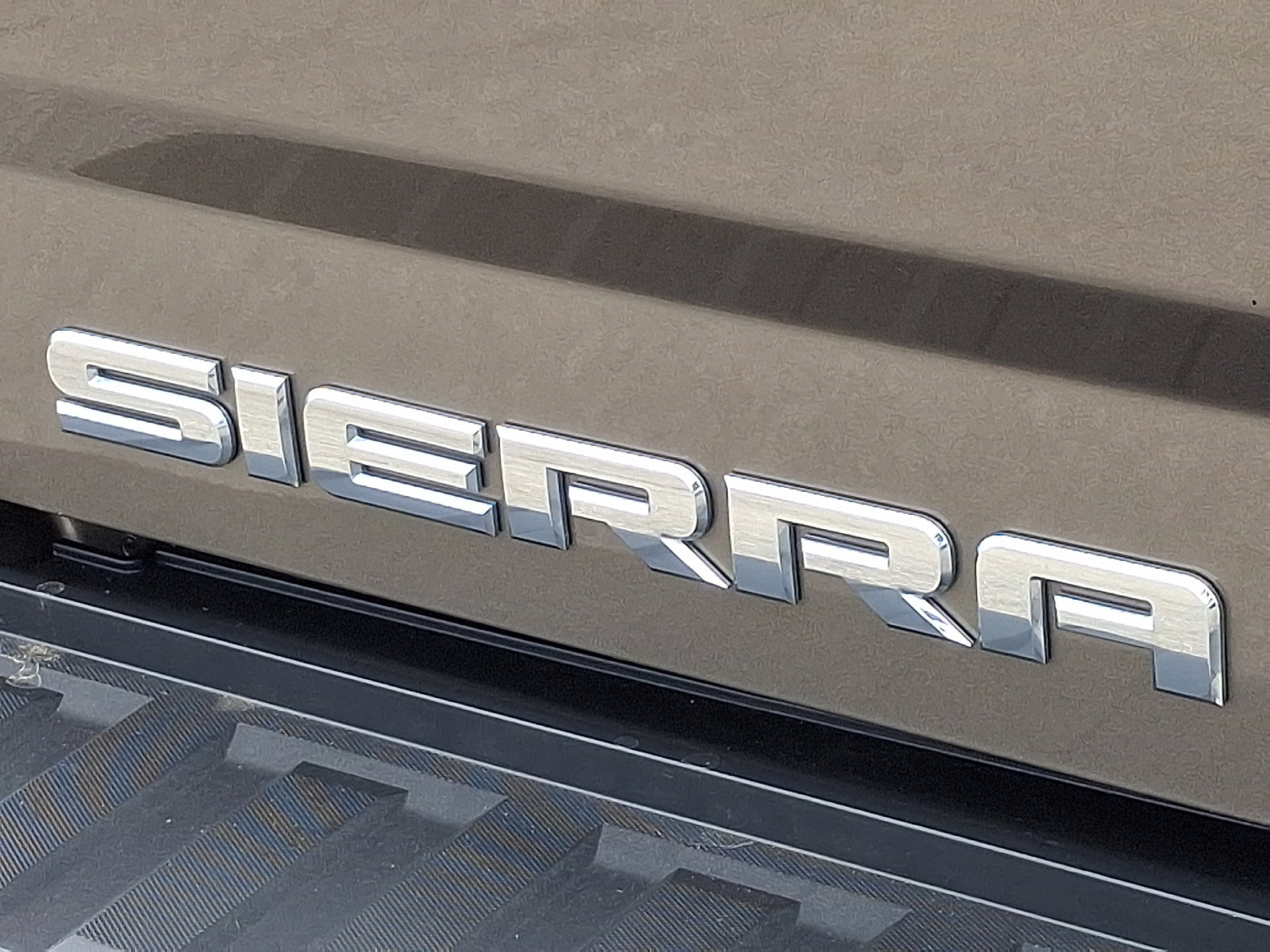 Used 2015 GMC Sierra 1500 SLT w/ SLT Crew Cab Value Package AWD/4WD image 30