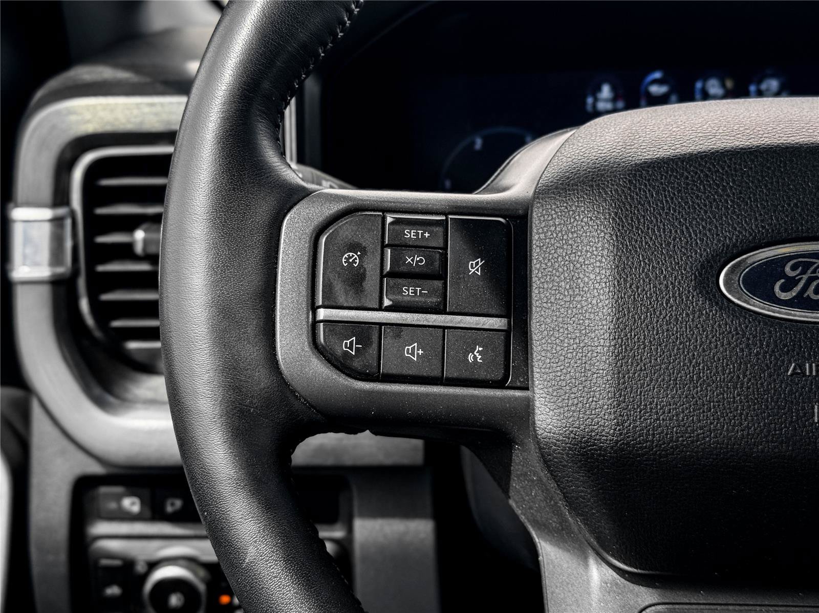 Used 2024 Ford F250 Lariat AWD/4WD image 14