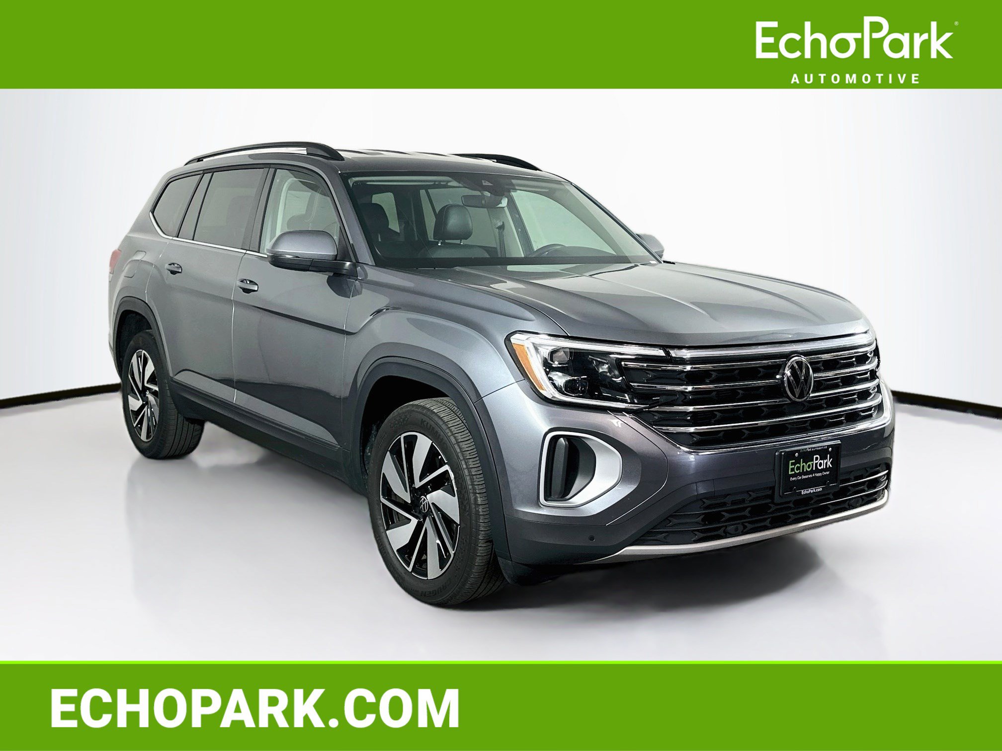 Used 2025 Volkswagen Atlas SE FWD image 1