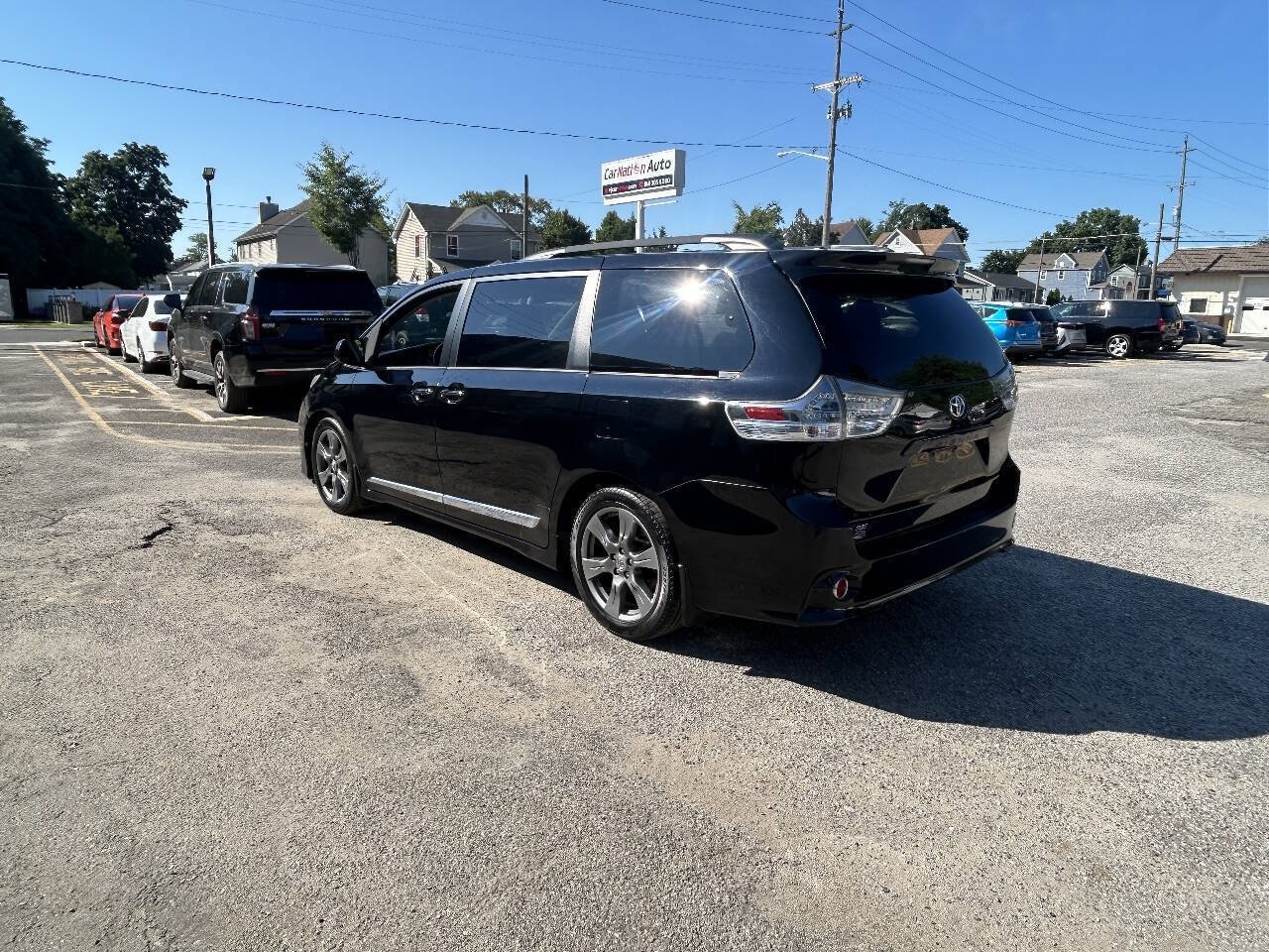 Used 2017 Toyota Sienna SE Premium FWD image 4