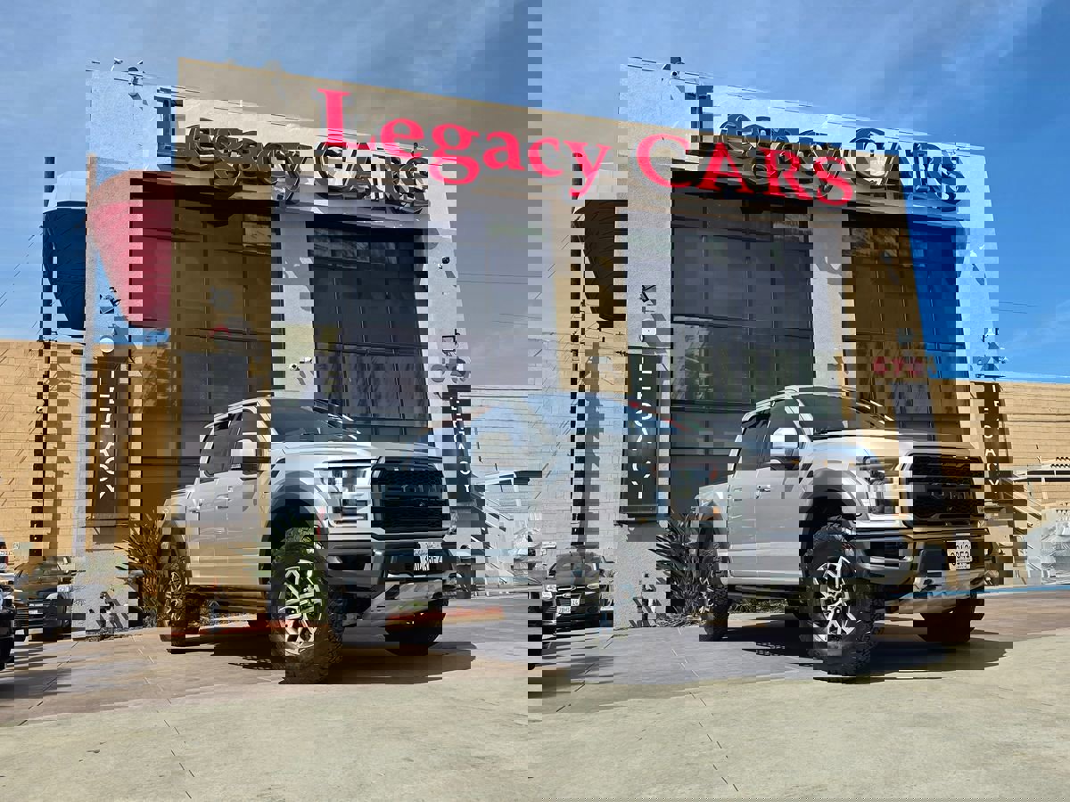 Used 2018 Ford F150 Raptor w/ Equipment Group 802A Luxury image 2