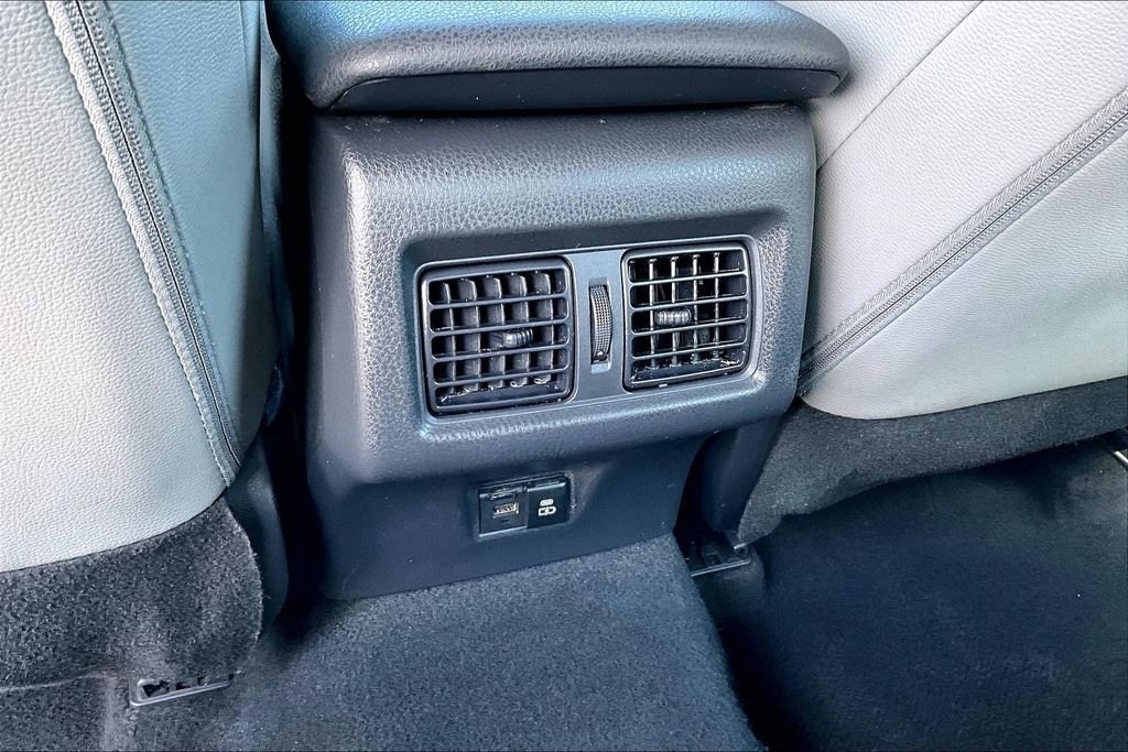 Used 2025 Toyota Camry SE FWD image 32