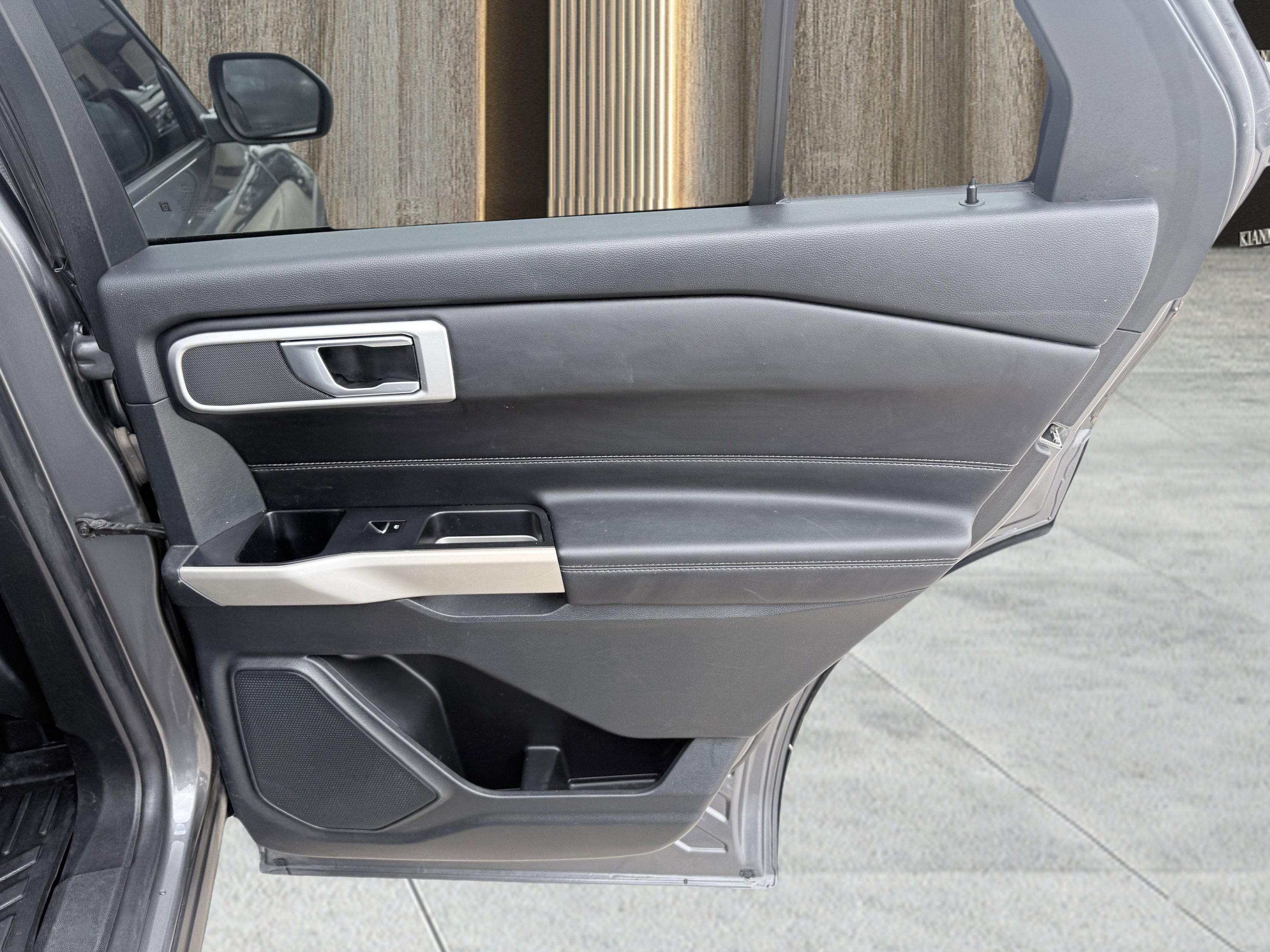 Used 2022 Ford Explorer XLT image 41