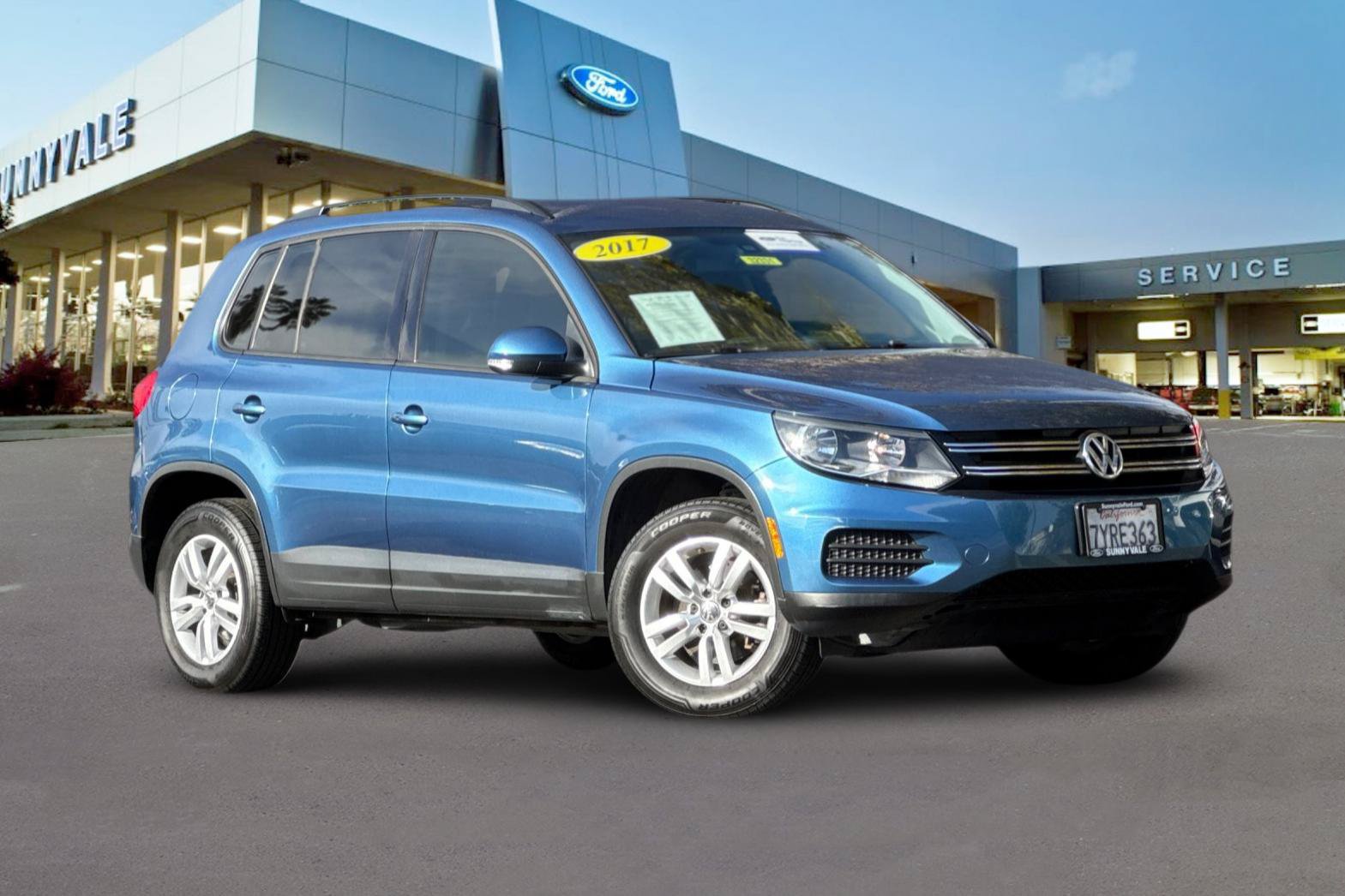 Used 2017 Volkswagen Tiguan S FWD image 2