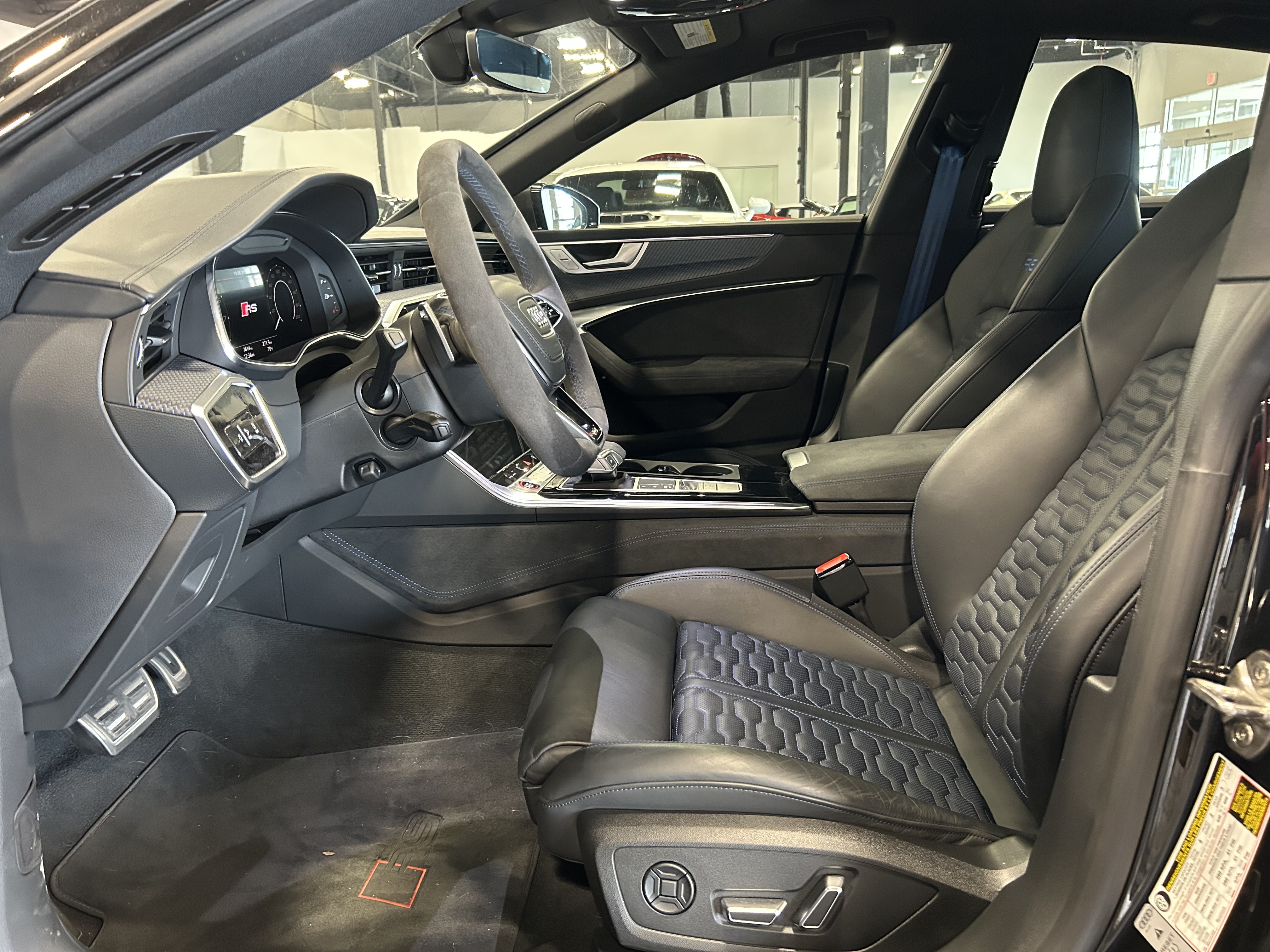 Used 2025 Audi RS 7 Performance AWD/4WD image 9