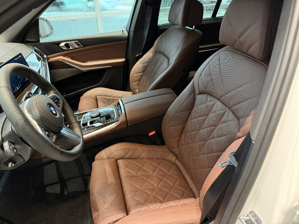 New 2026 BMW X5 xDrive40i w/ M Sport Package image 12