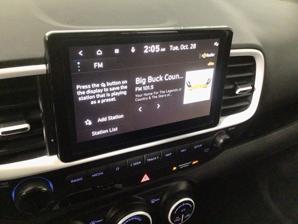 Used 2023 Hyundai Venue Limited w/ Cargo Package image 21