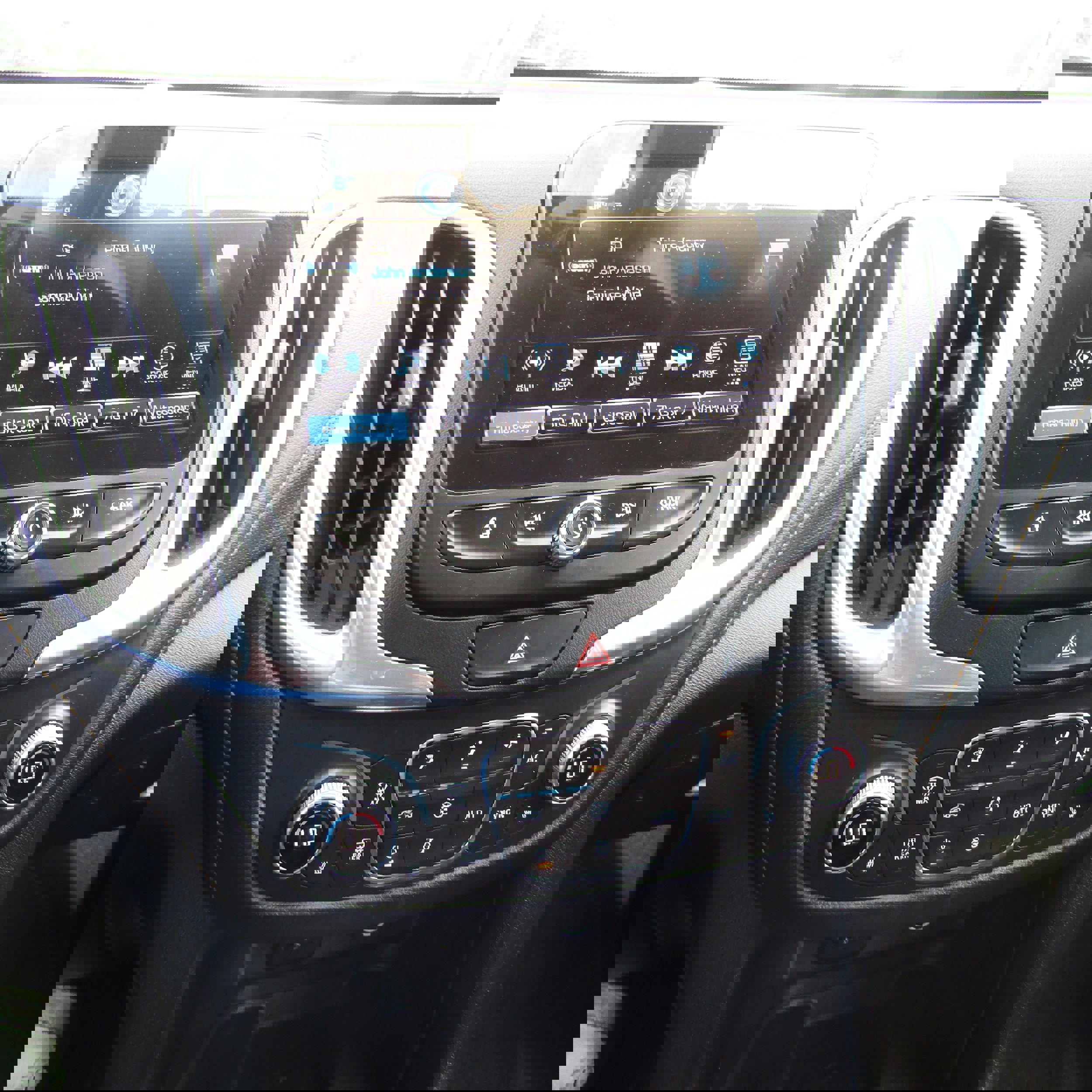 Used 2018 Chevrolet Equinox Premier image 21