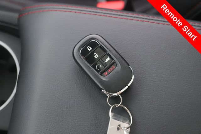 Used 2025 Honda Pilot Black Edition image 3
