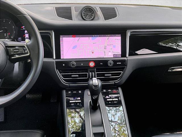 Used 2024 Porsche Macan AWD/4WD image 8