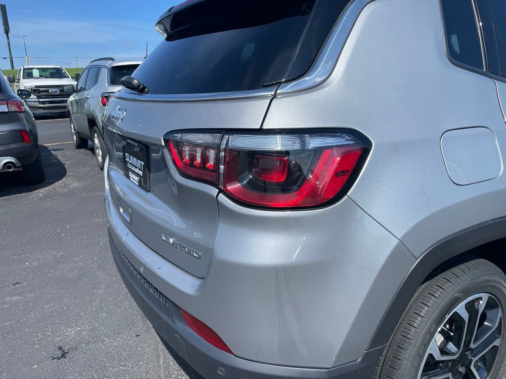 Used 2023 Jeep Compass Limited AWD/4WD image 27