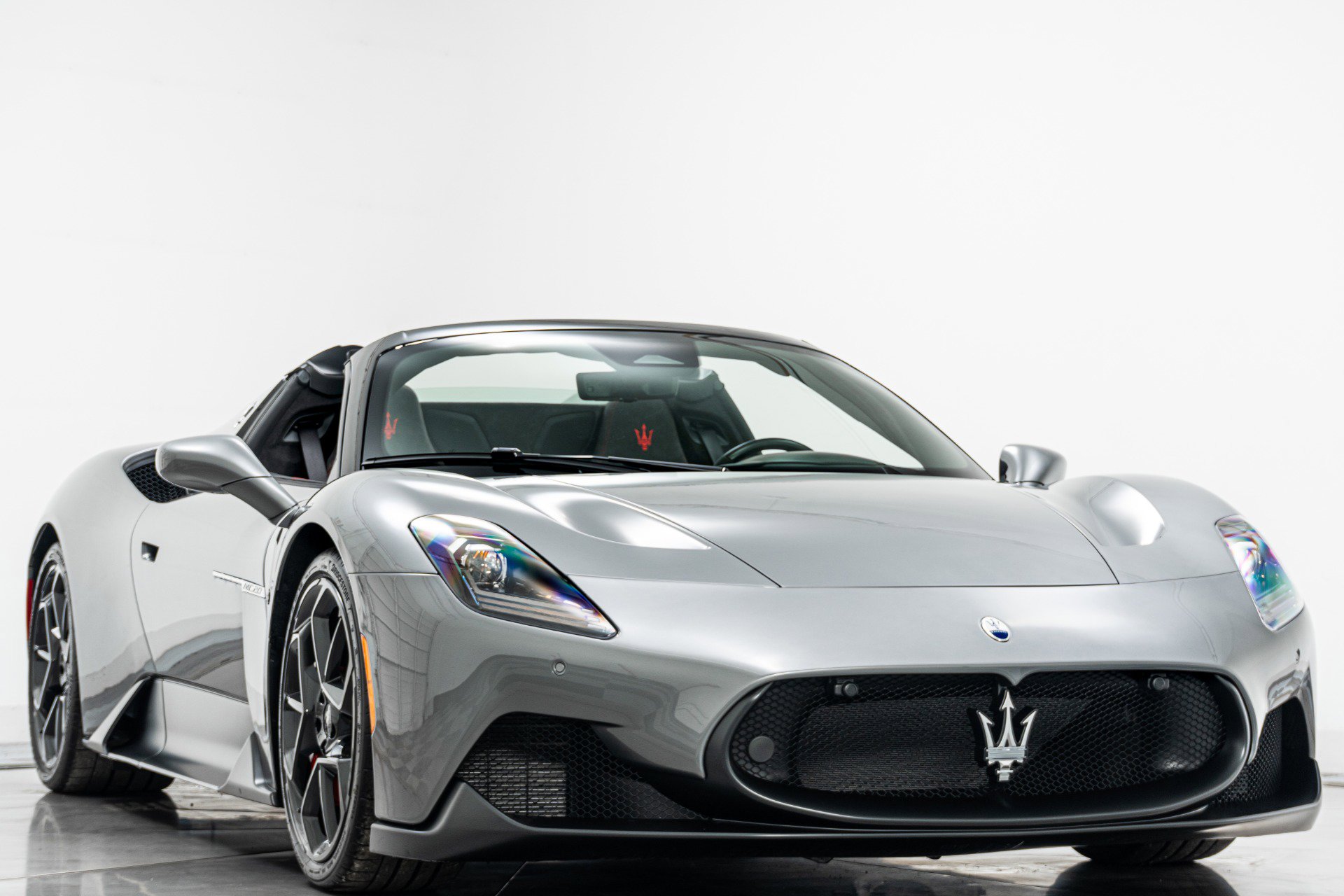 Used 2023 Maserati MC20 Cielo -351 Miles, Lightweight image 3