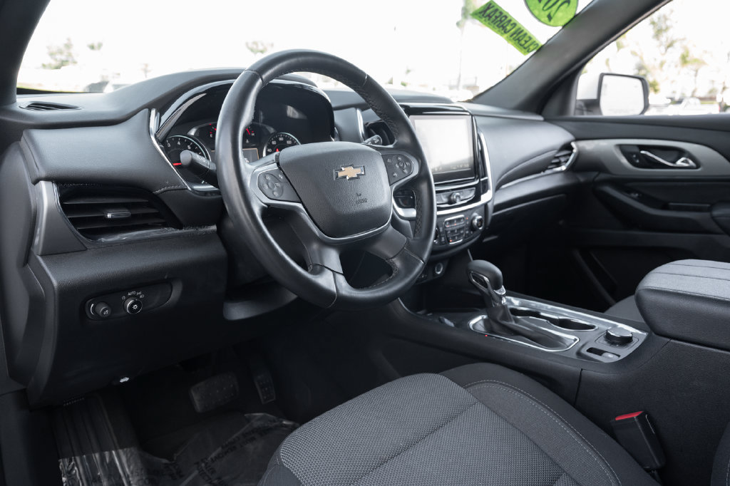 Used 2023 Chevrolet Traverse LT FWD image 15