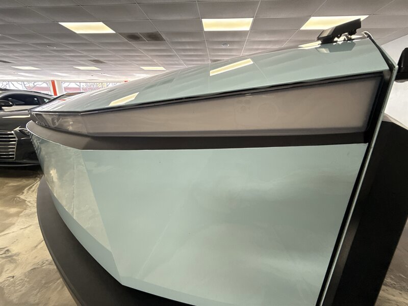 Used 2024 Tesla Cybertruck AWD Crew Cab image 9