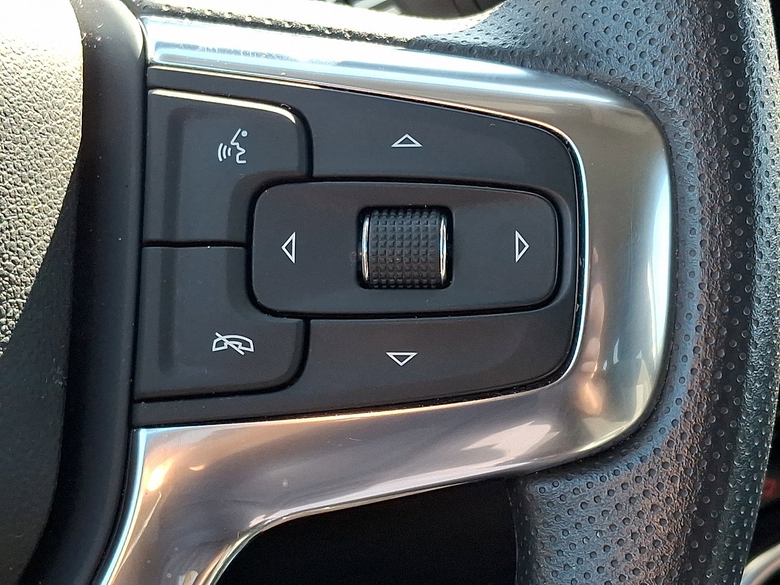 Used 2025 Chevrolet Blazer LT AWD/4WD image 20