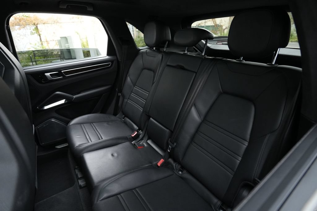 Used 2019 Porsche Cayenne Turbo AWD/4WD image 19